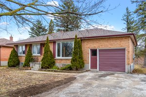 15 East Ave, Alliston, ON L9R 1X3, CA Photo 1