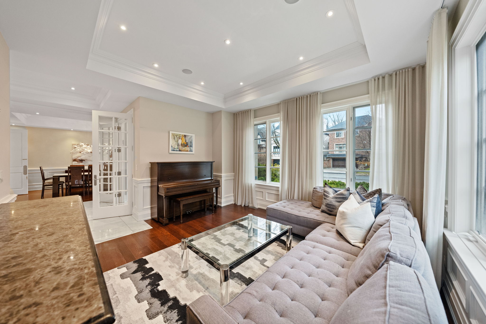 15 Forest Ridge Dr Toronto, ON M6B 1H2