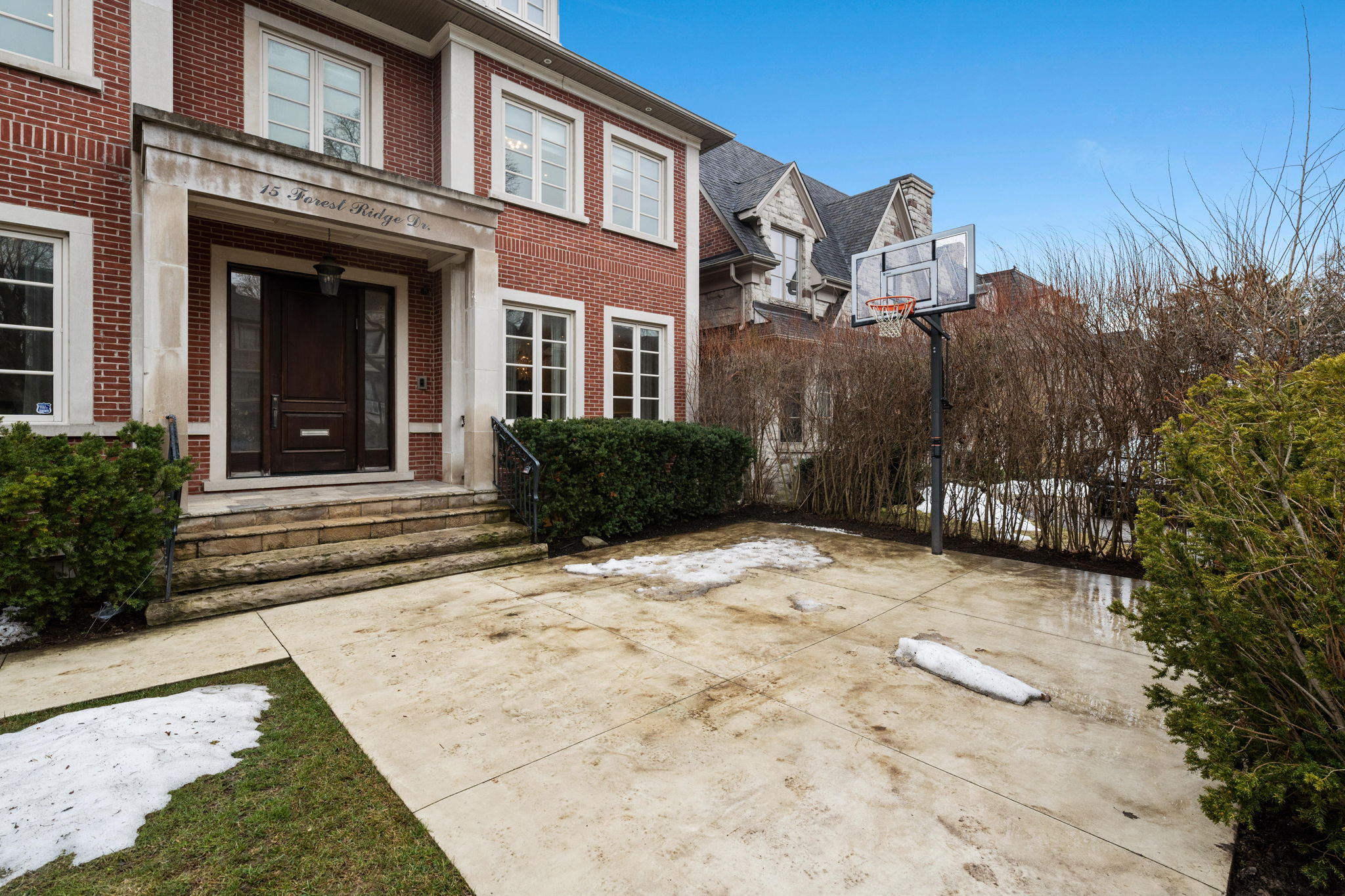 15 Forest Ridge Dr