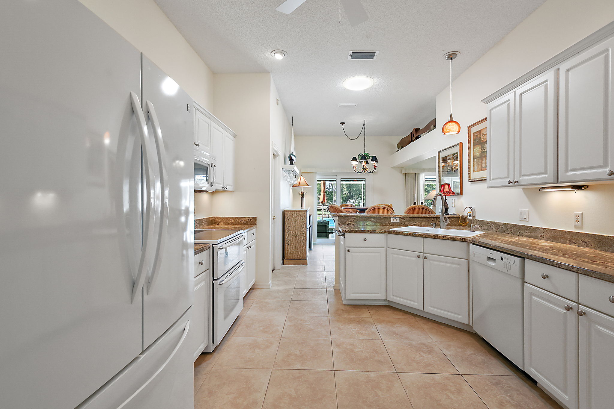 Kitchen/Breakfast Area