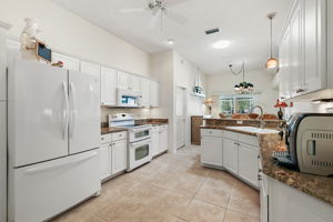 Kitchen/Breakfast Area