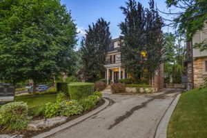 15 Hillholm Rd