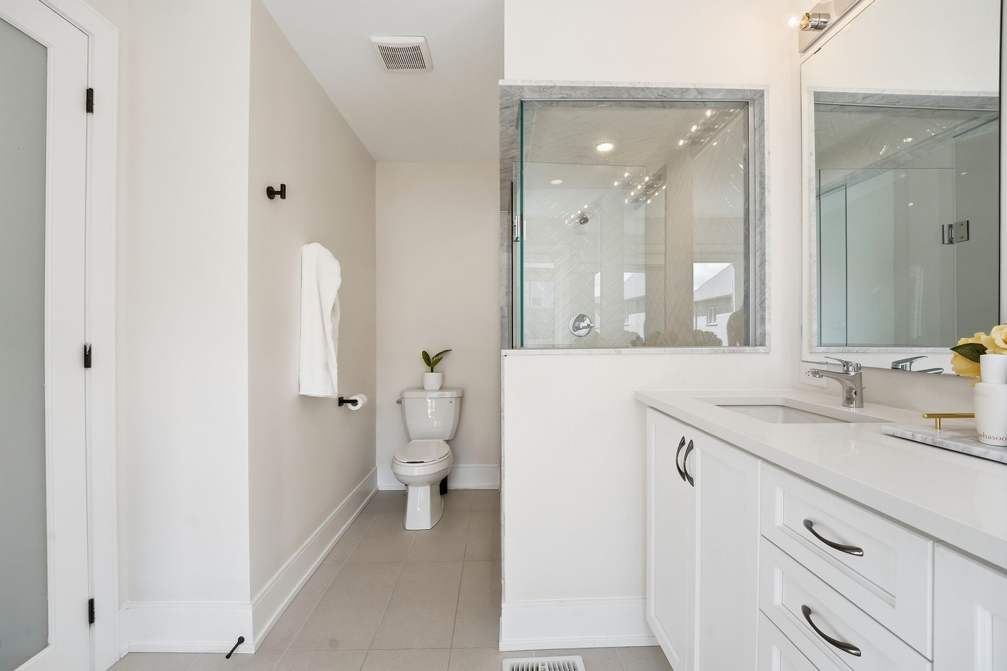  Photo 34