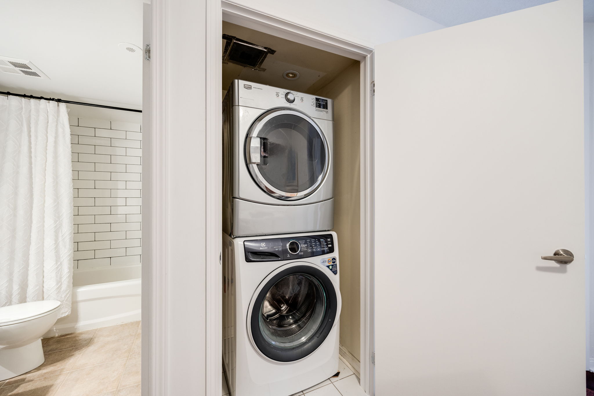Toronto property showcase — delivered property photograph 21