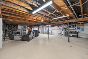 Photo 32