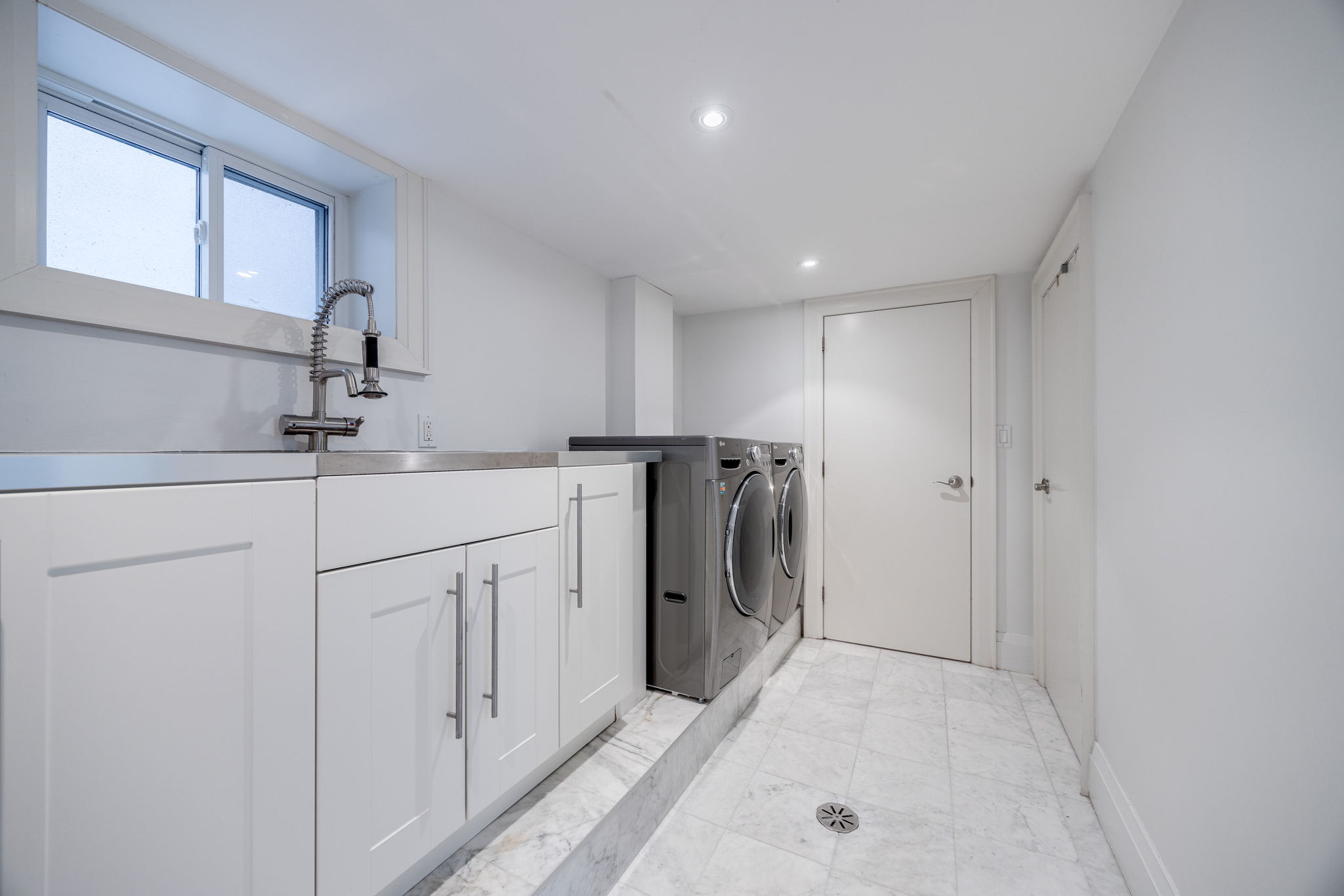Toronto property showcase — delivered property photograph 33