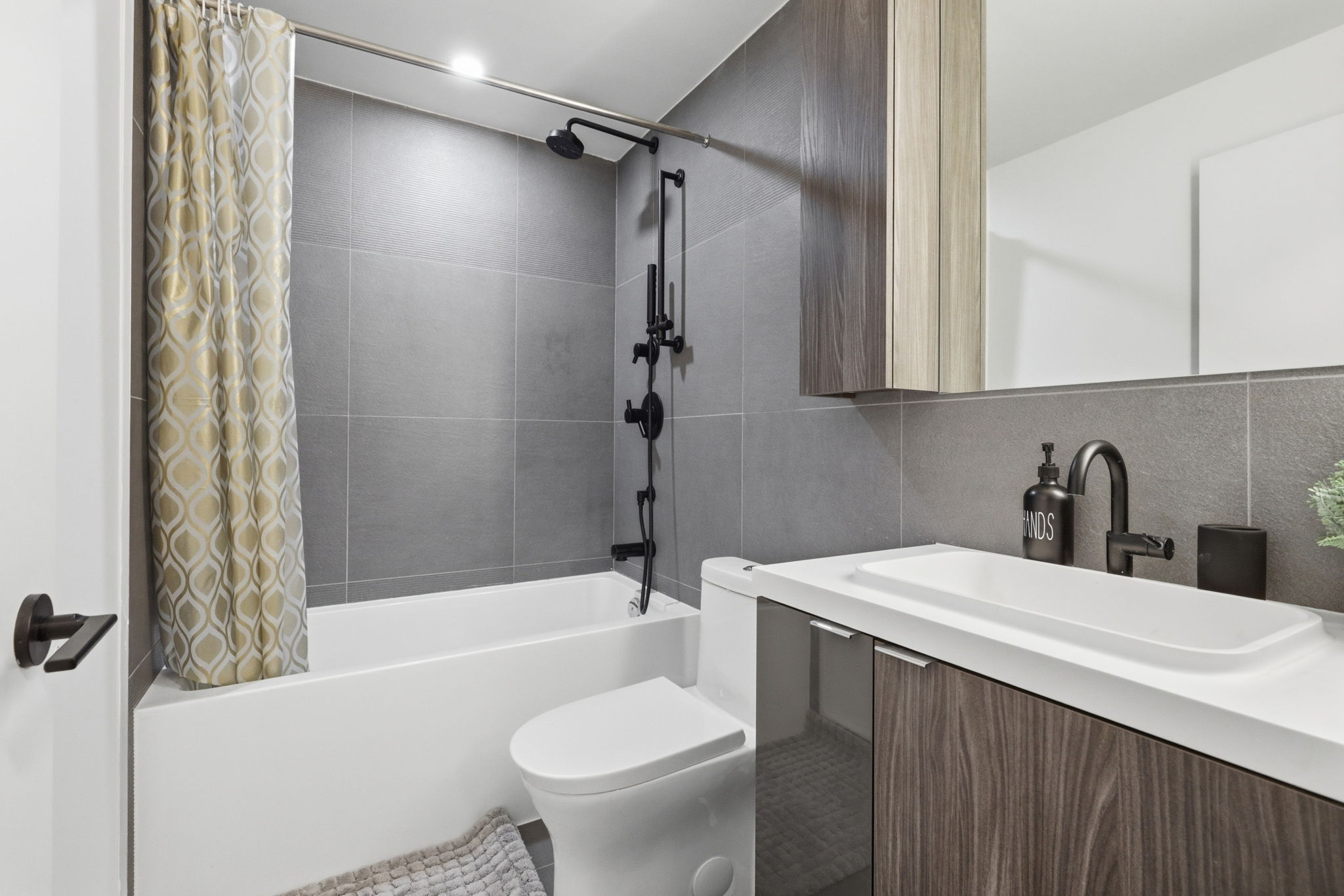 Property in Toronto — delivered property photograph 13