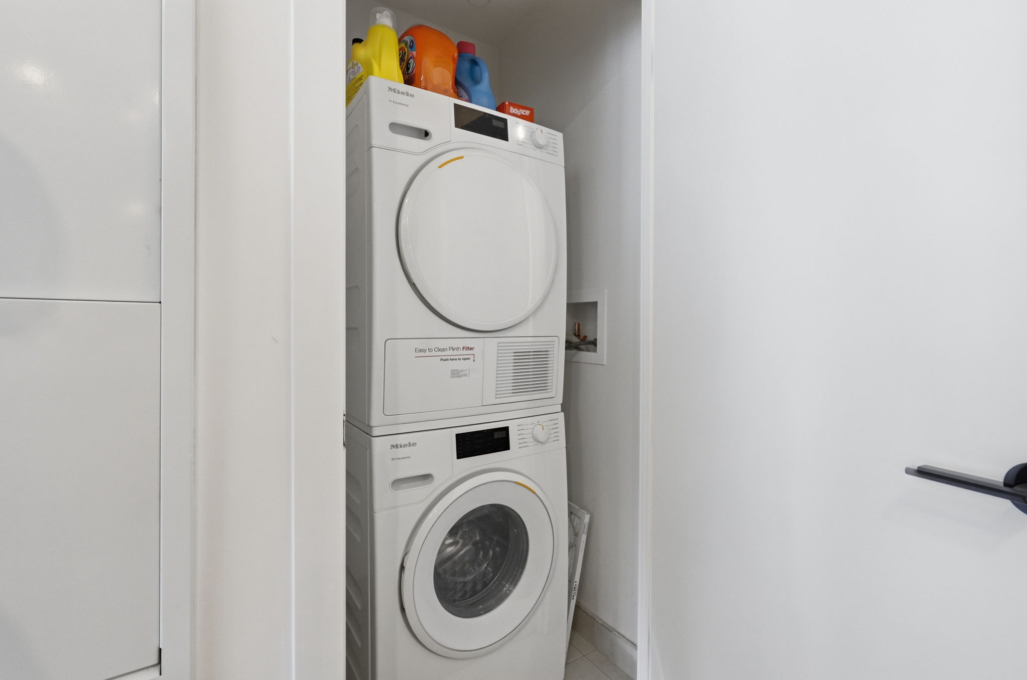 Property in Toronto — delivered property photograph 18