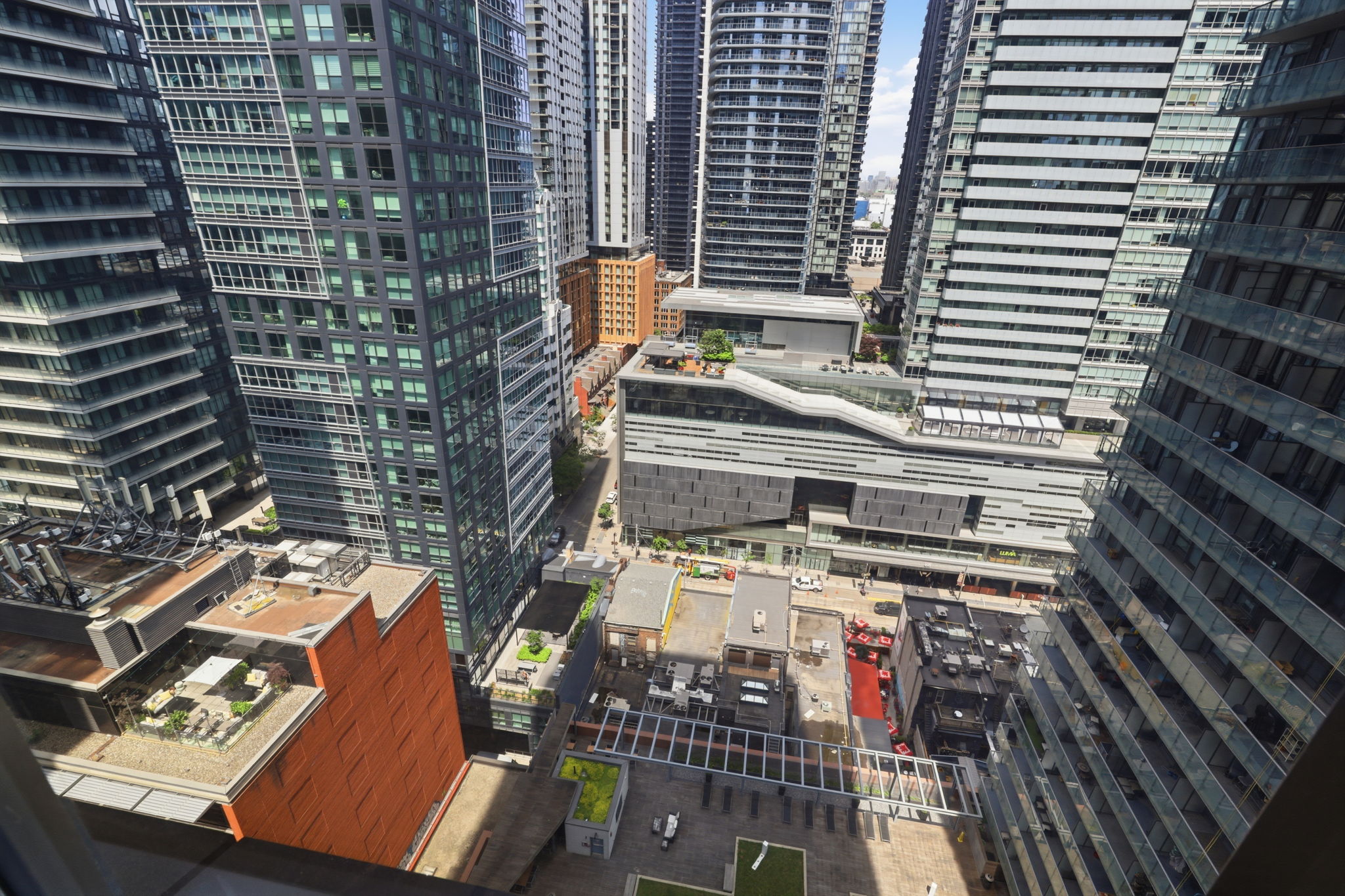 Property in Toronto — delivered property photograph 19