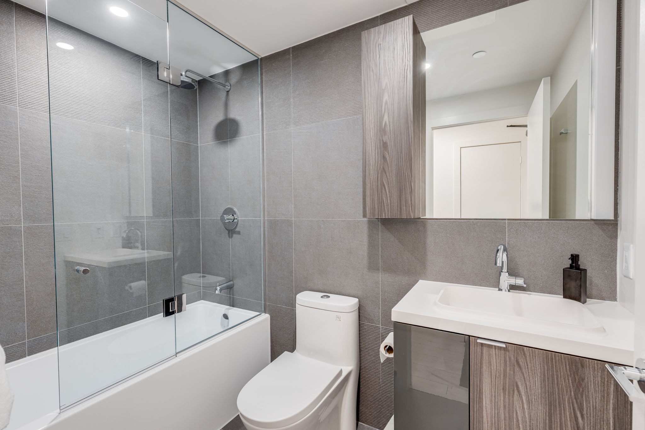 Toronto property showcase — delivered property photograph 19