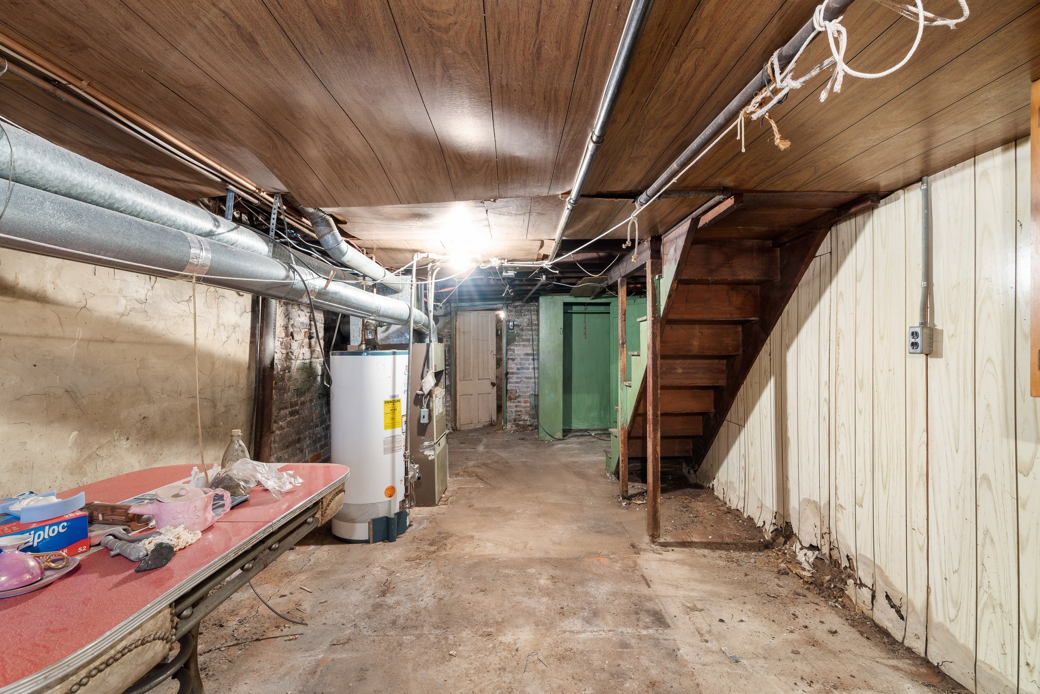 22. Lower bedroom.jpg