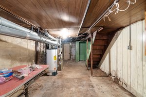 22. Lower bedroom.jpg