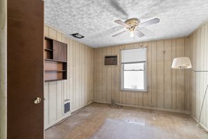 18. Upper bedroom.jpg