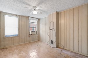 16. Upper bedroom.jpg