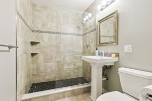  Photo 0