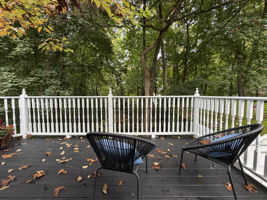 TREE HOUSE views, ground level convenience!
