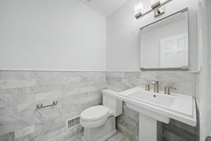  Photo 34