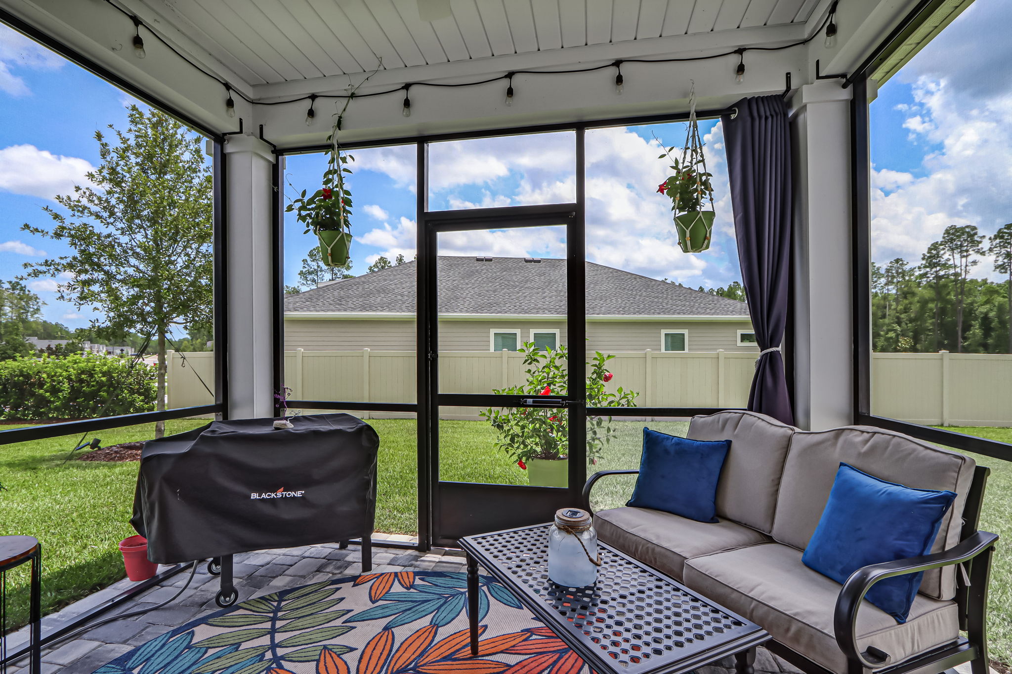 Screened-in Porch