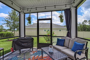 Screened-in Porch