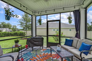 Screened-in Porch