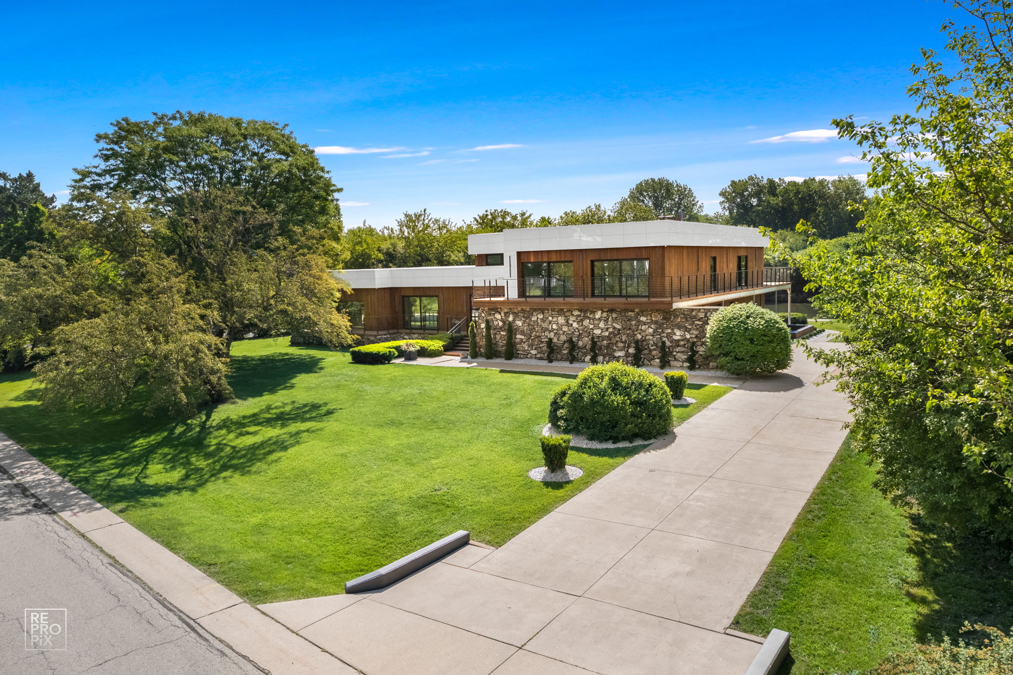 15 Royal Vale Dr, Oak Brook, IL 60523_003