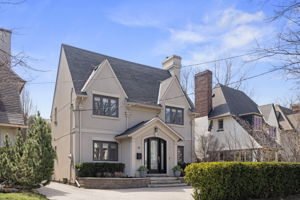 15 Strathearn Blvd