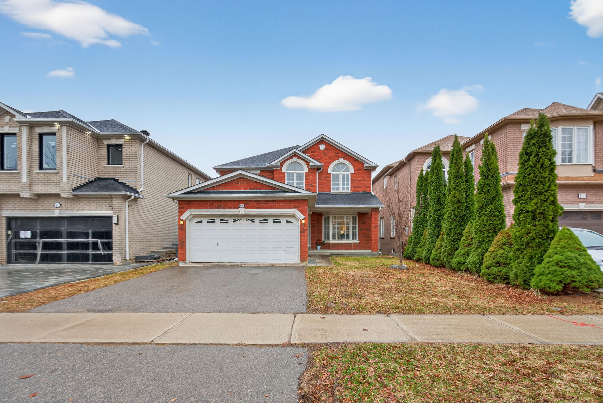 15 Toporowski Ave Richmond Hill, ON L4S 2G8