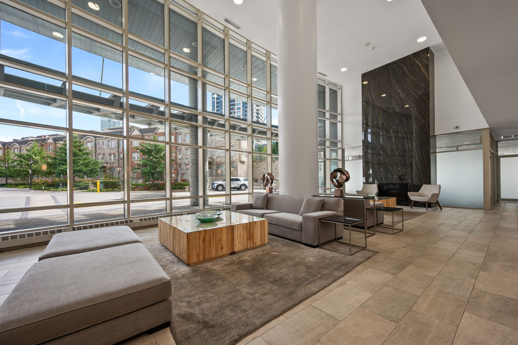 15 Windermere Ave Toronto, ON M6S 5A2