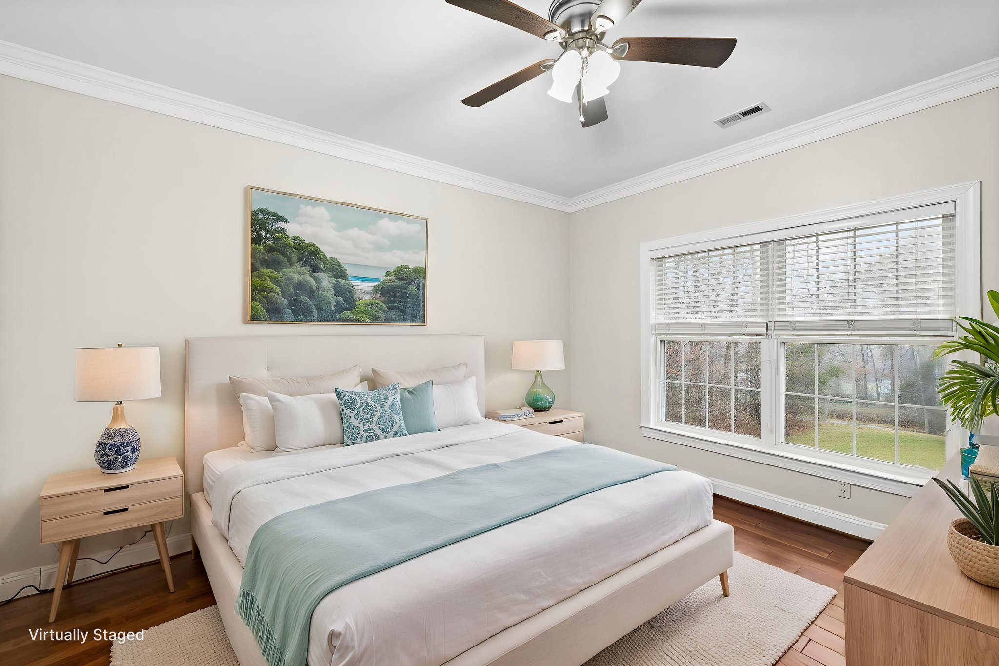 6K1A5980 virtually staged.jpeg