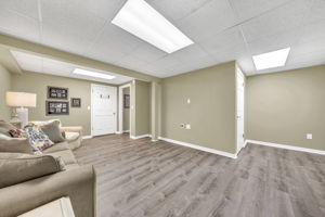  Photo 48