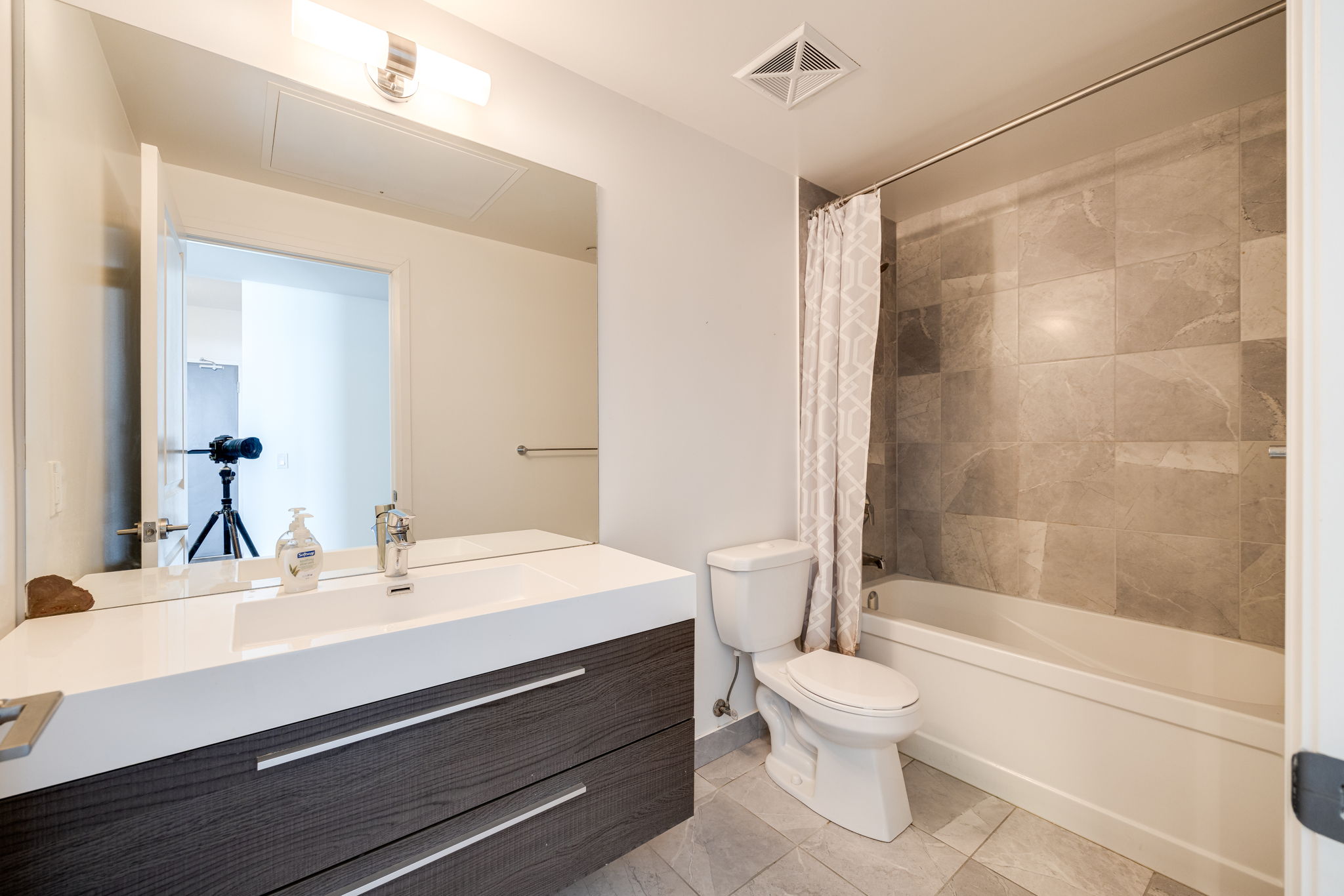 Toronto property showcase — delivered property photograph 19