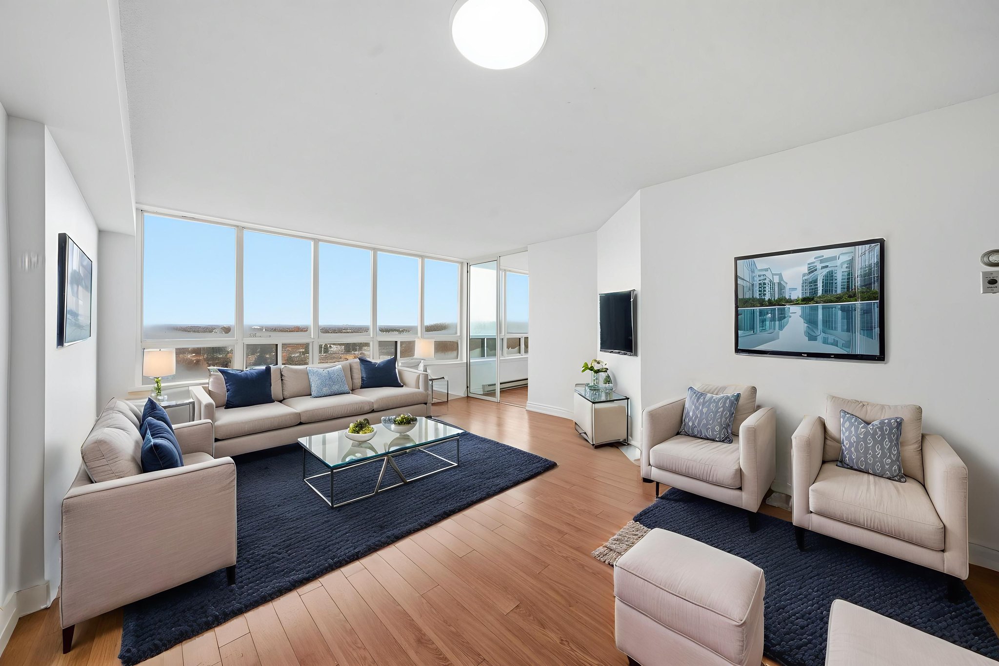 _DSC6001 virtually staged.jpeg