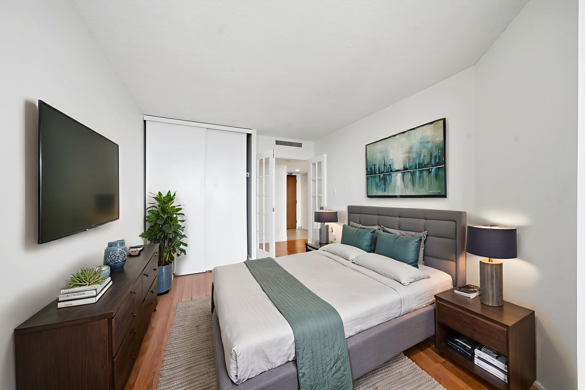 _DSC6025 virtually staged.jpeg