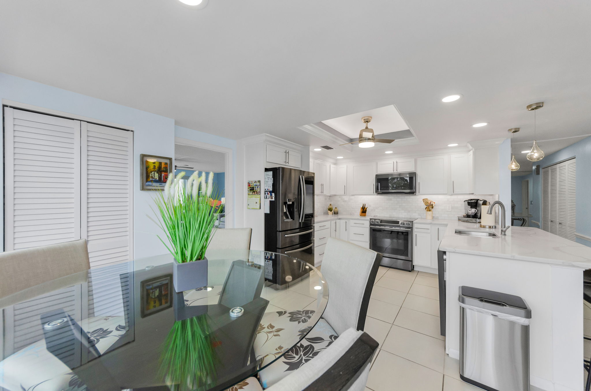 Kitchen Eat-In 1
