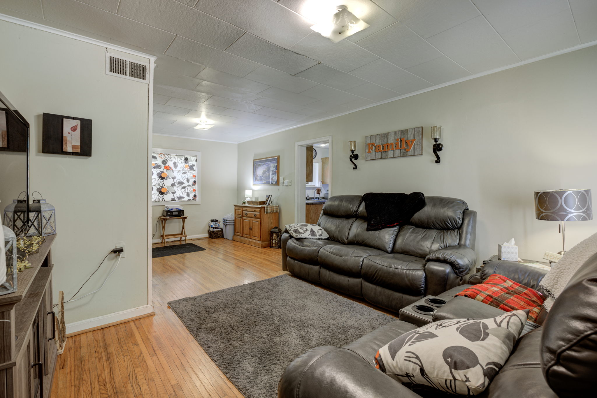 4 Living Room