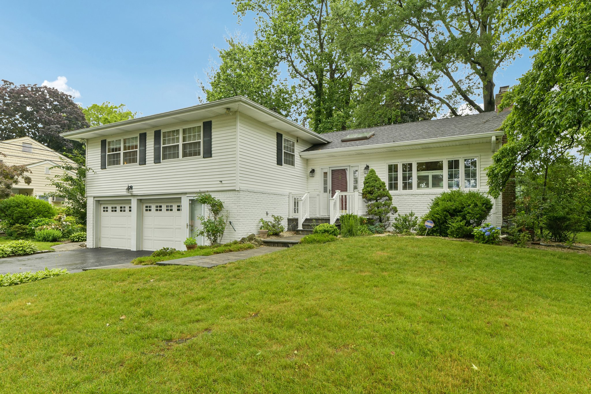 150 High St, East Williston, NY 11596, USA