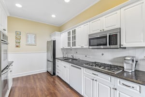 High St-S2406-014.jpg
