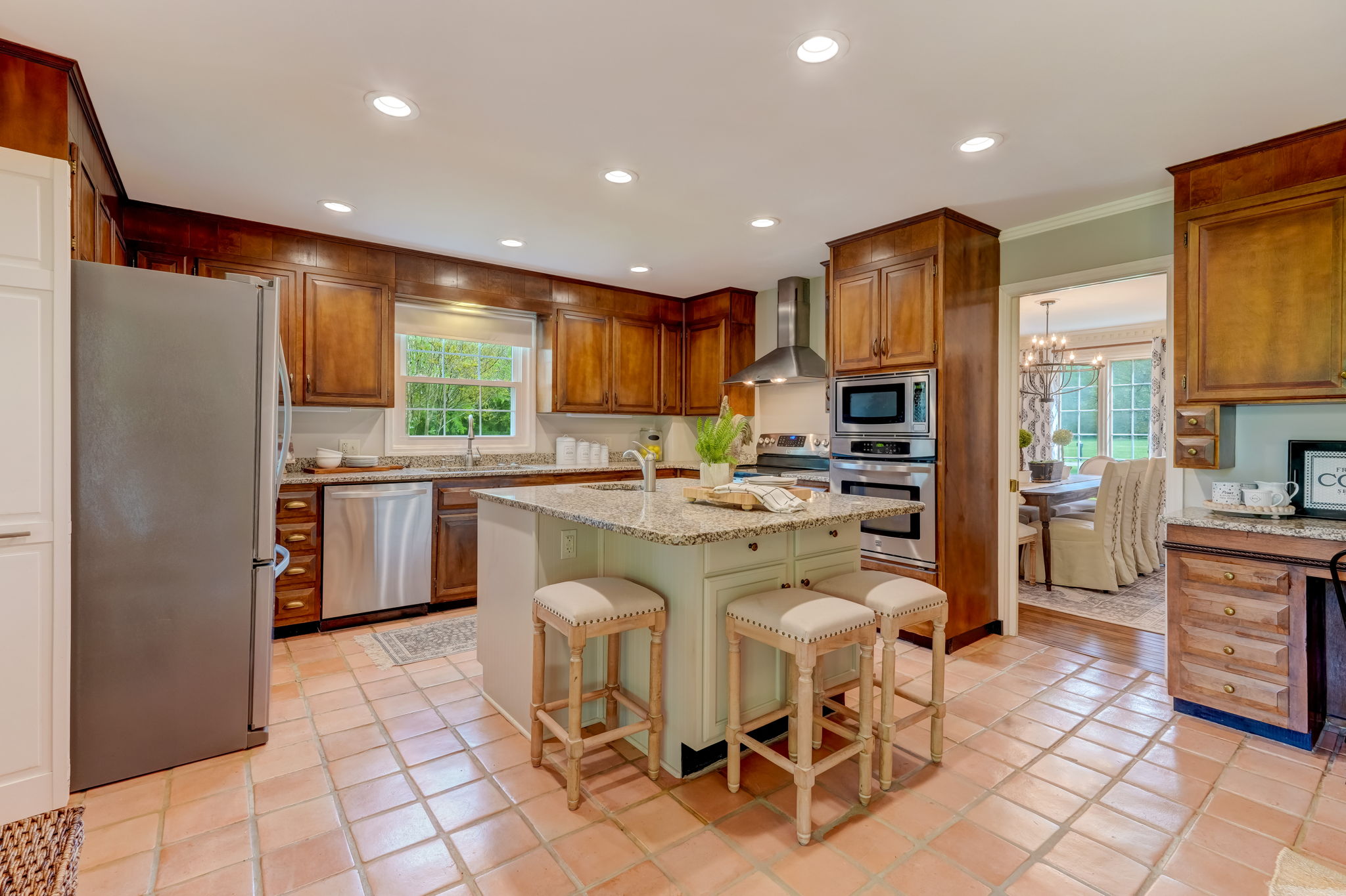 Kitchen/Breakfast Bar