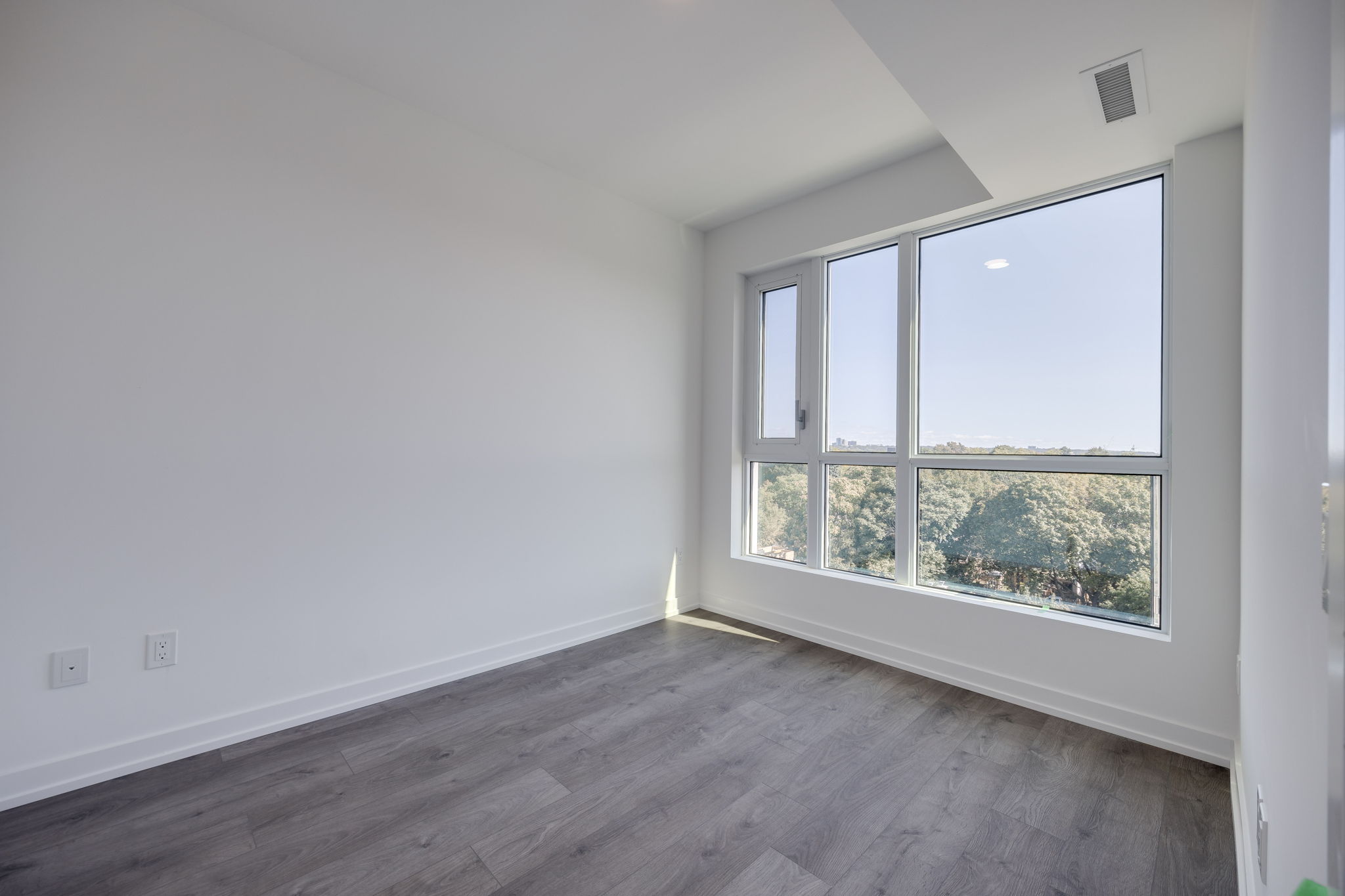 Toronto property showcase — delivered property photograph 12