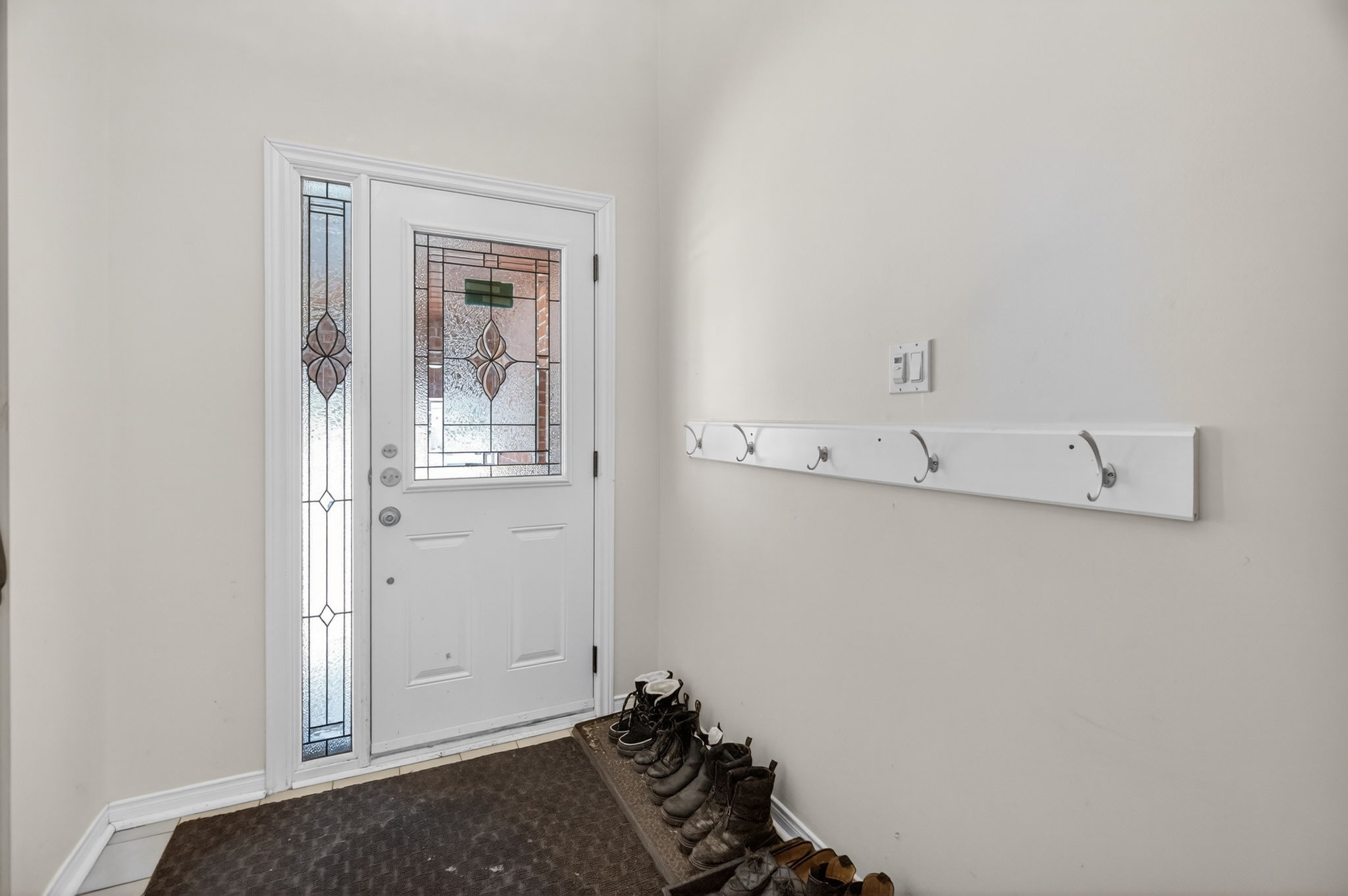 150 N Meadow Crescent Vaughan, ON L4J 3C5