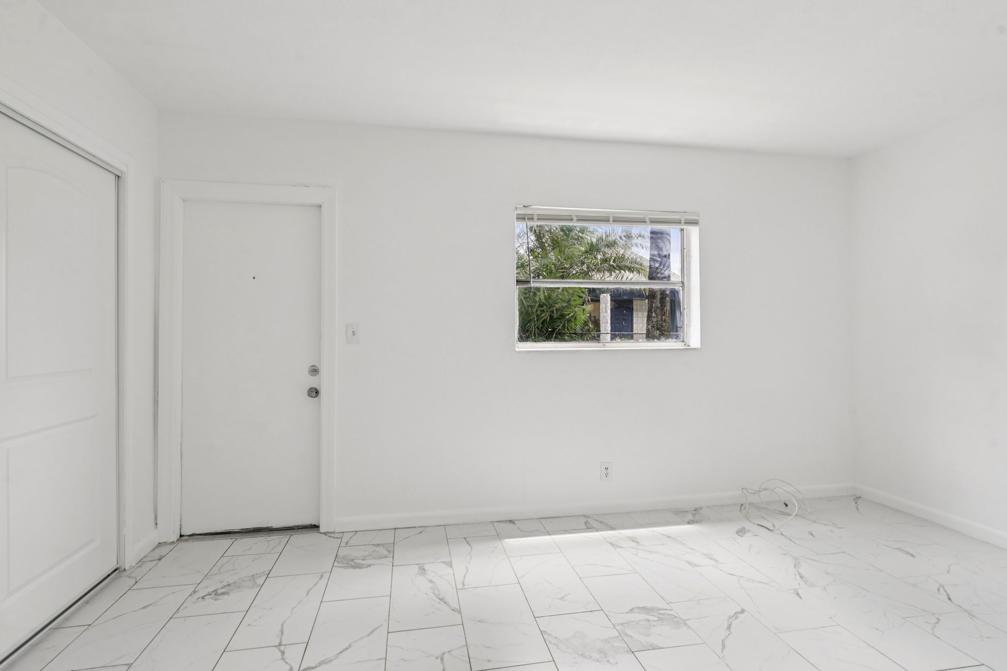 NE 38th St-Apt 7-S1704-017