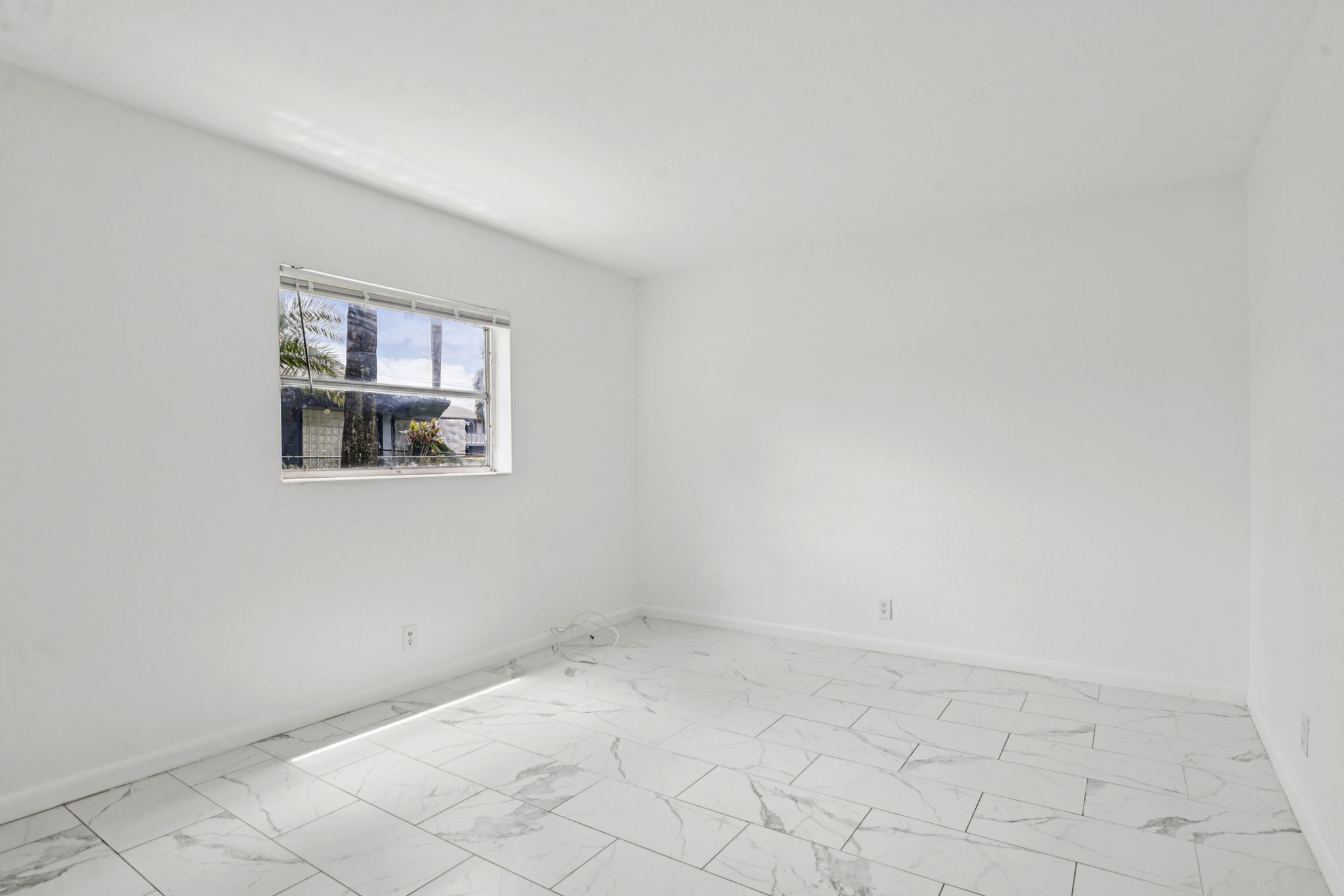 NE 38th St-Apt 7-S1704-018