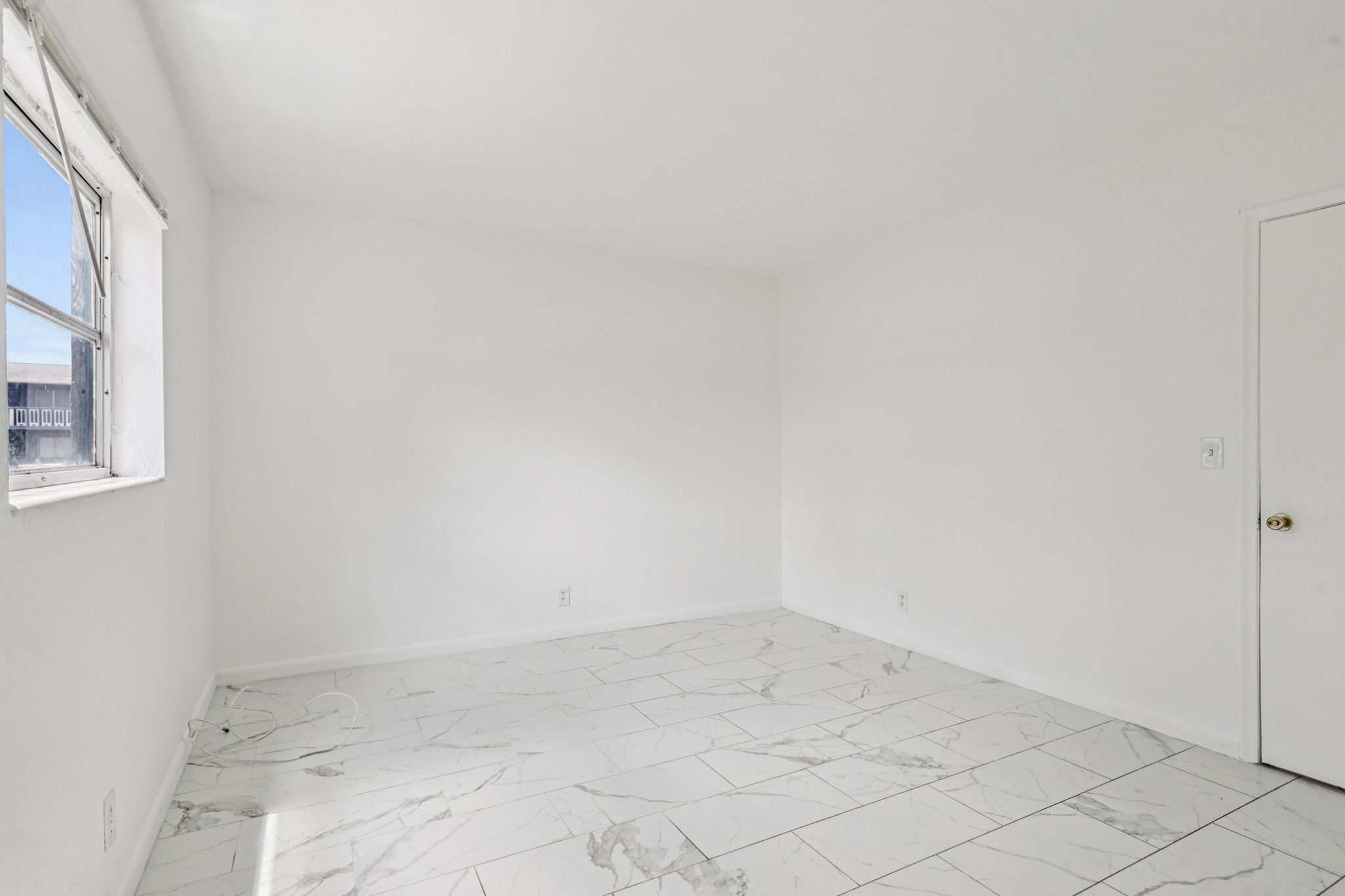 NE 38th St-Apt 7-S1704-019