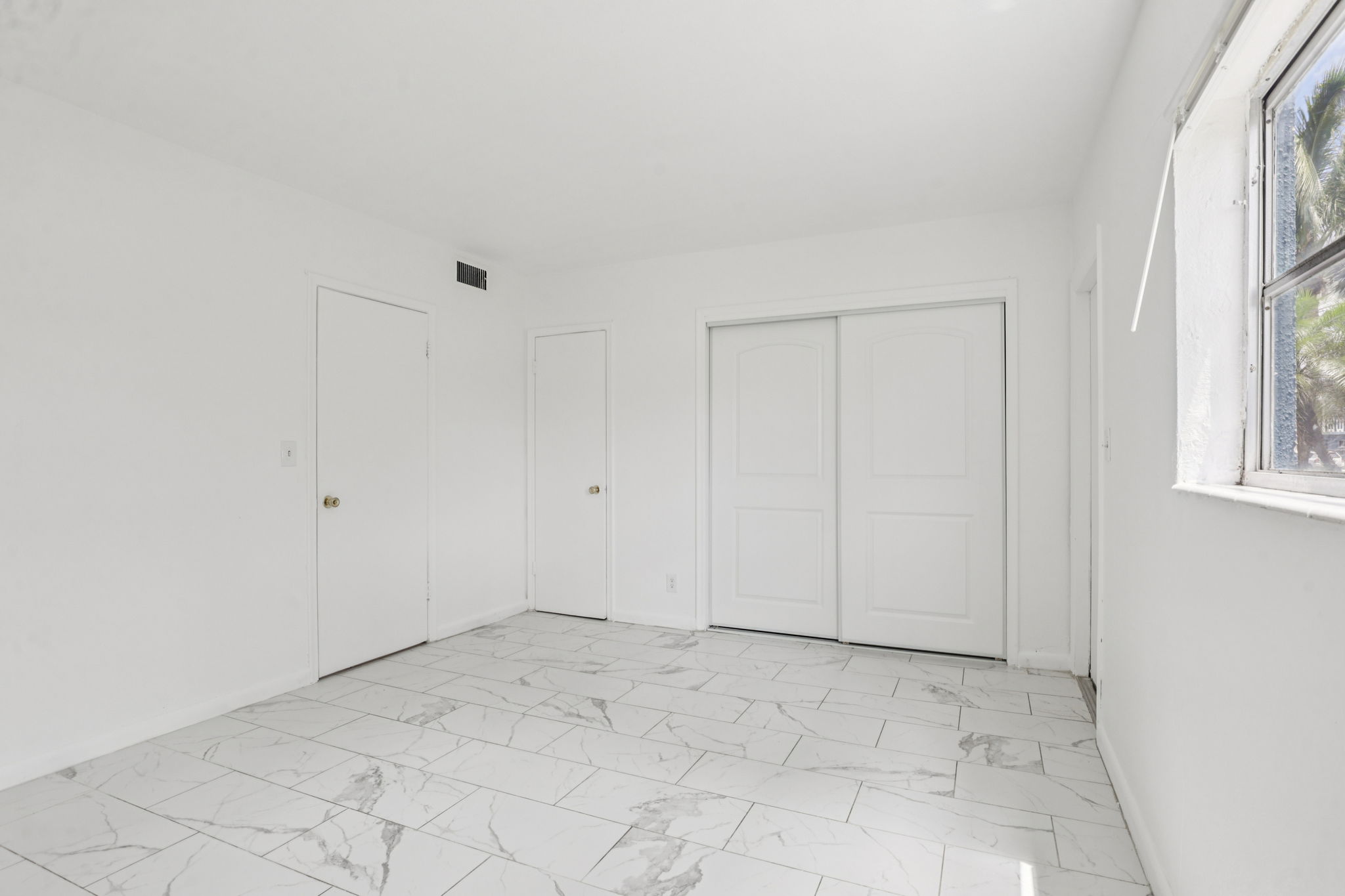 NE 38th St-Apt 7-S1704-020