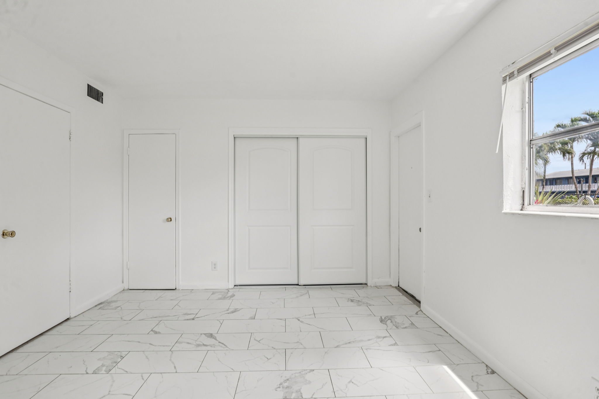 NE 38th St-Apt 7-S1704-022
