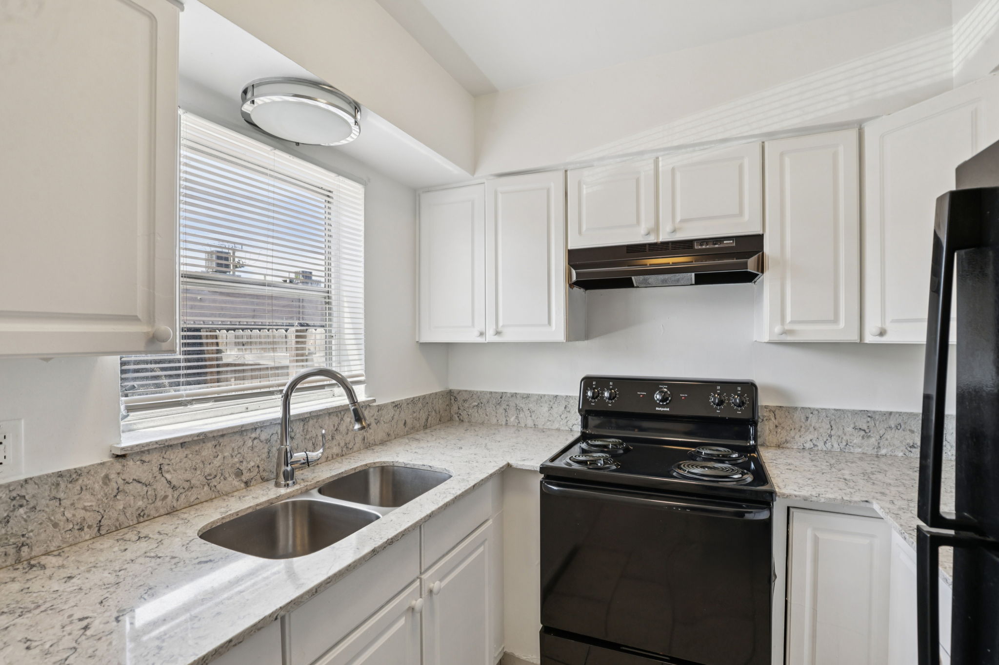 NE 38th St-Apt 35-S1704-008