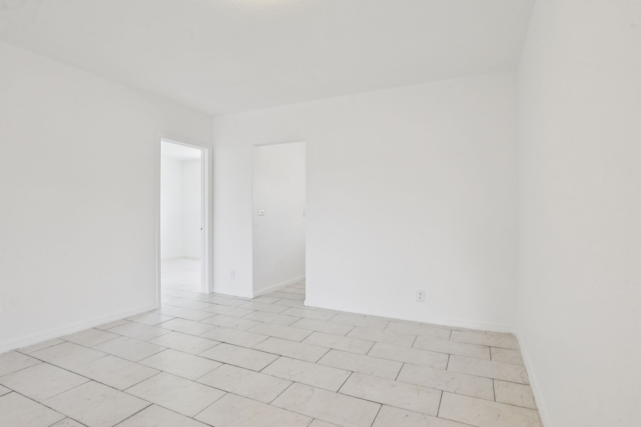 NE 38th St-Apt 35-S1704-013