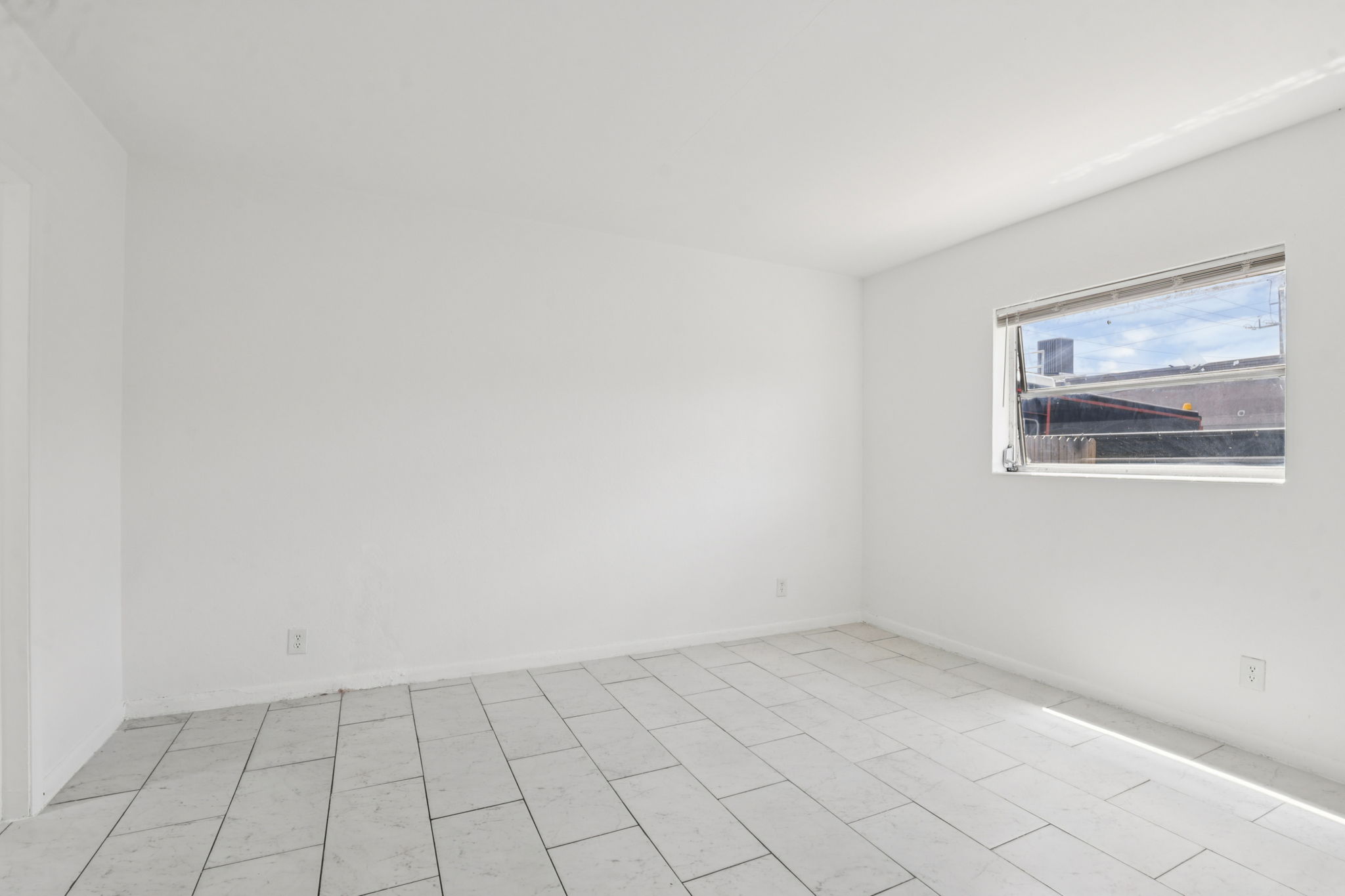 NE 38th St-Apt 35-S1704-014