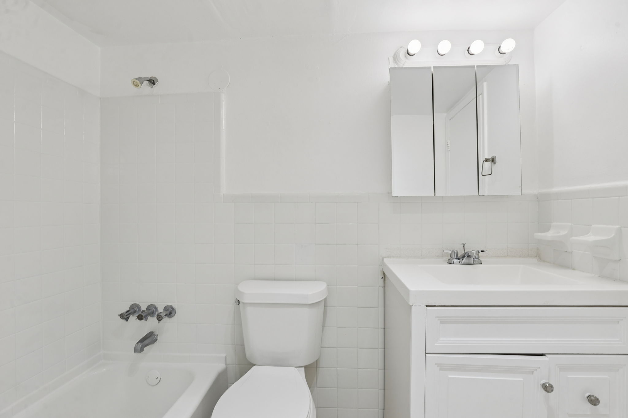 NE 38th St-Apt 35-S1704-020