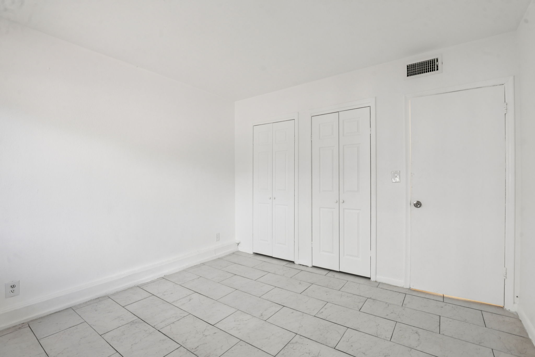 NE 38th St-Apt 35-S1704-024